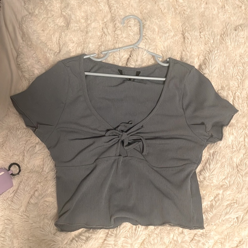 lettuce trim knot front top